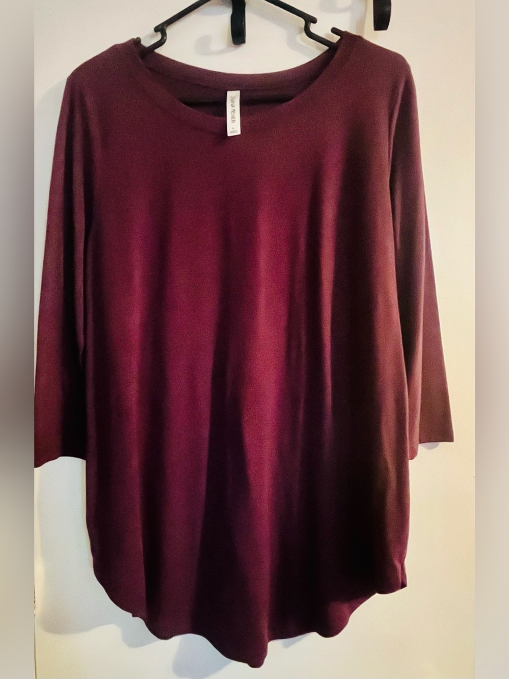 EUC Women’s Zenana Premium Top ~ Size Large